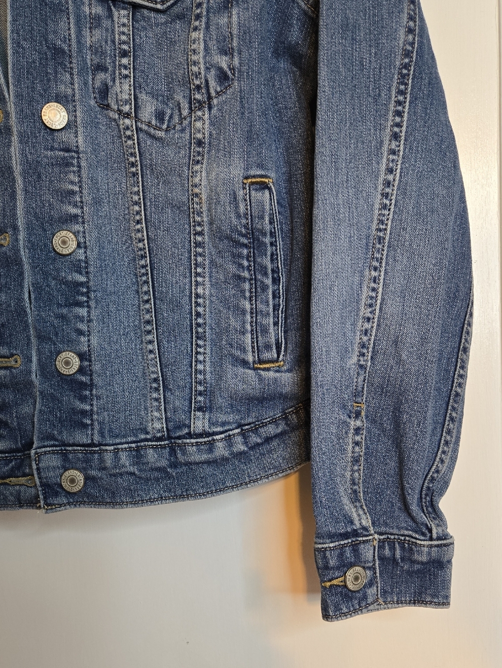 Lucky Brand Distressed Medium Blue Denim Jacket Sz S - Picture 2 of 5